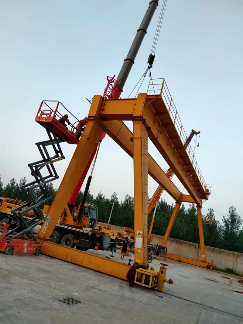 比亞迪龍門吊施工現場